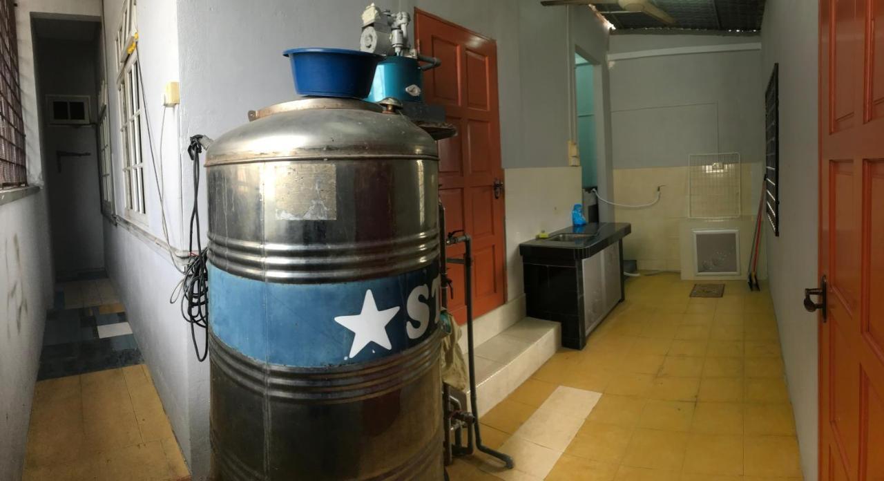 Ruhani Homestay 3 Kb - 4 Bedroom Fully Airconditioned With Wifi & Netflix Kota Bharu Eksteriør bilde