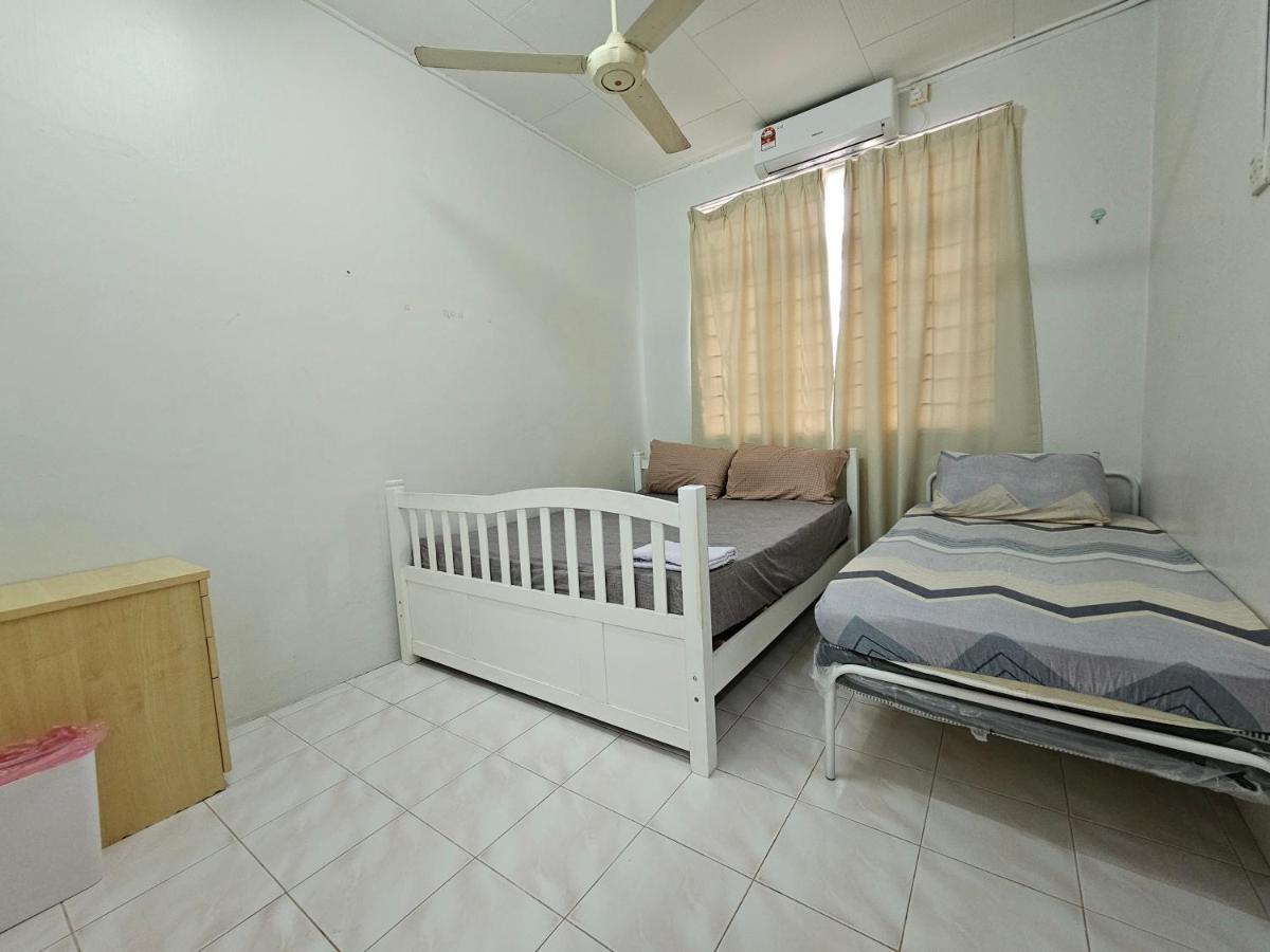 Ruhani Homestay 3 Kb - 4 Bedroom Fully Airconditioned With Wifi & Netflix Kota Bharu Eksteriør bilde