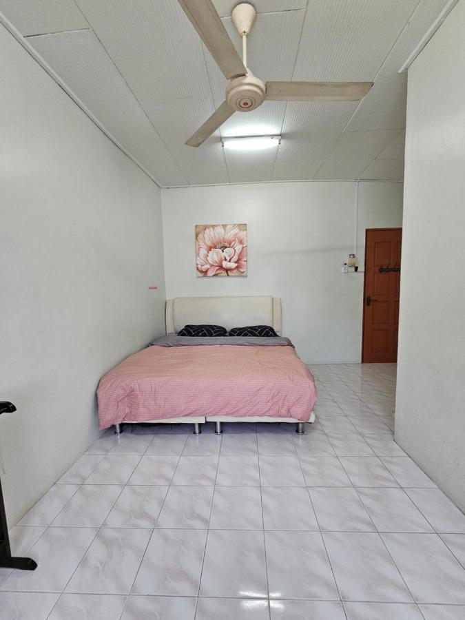Ruhani Homestay 3 Kb - 4 Bedroom Fully Airconditioned With Wifi & Netflix Kota Bharu Eksteriør bilde