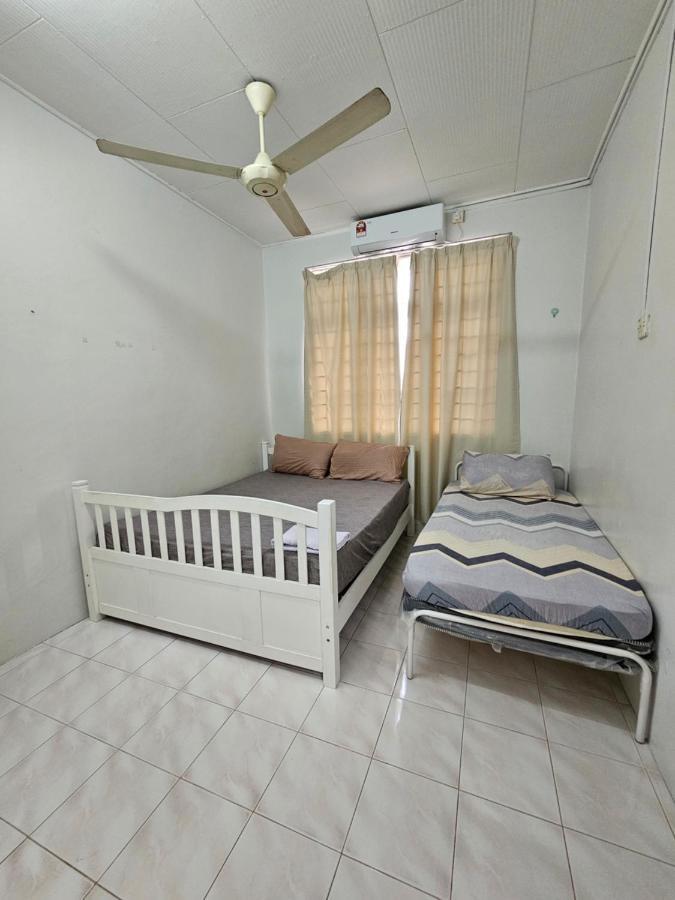 Ruhani Homestay 3 Kb - 4 Bedroom Fully Airconditioned With Wifi & Netflix Kota Bharu Eksteriør bilde