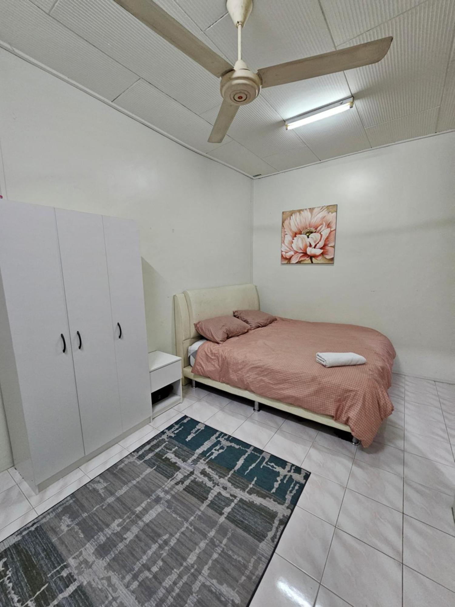 Ruhani Homestay 3 Kb - 4 Bedroom Fully Airconditioned With Wifi & Netflix Kota Bharu Eksteriør bilde